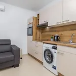 Сasa de vacaciones Gorgeous Home In Peroj With Wifi *